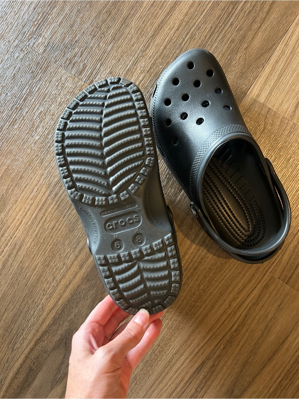 LIKE NEW CROCS - Picture 3 of 4